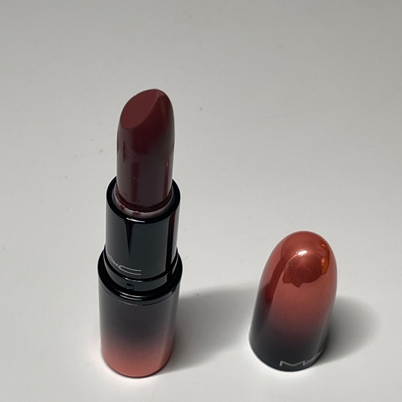 READ NEW RARE MAC love me lipstick full size in 409 Coffee & Cigs Discontinued - Picture 5 of 7